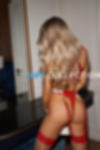Blonde hair london escort Glamour  located in Sloane Square picture 9